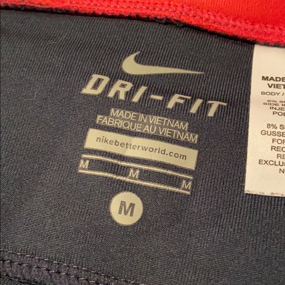 Nike Capri leggings - Picture 2 of 3